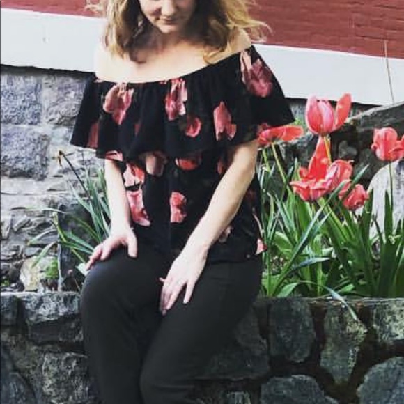 Last 💲⬇️ Medium Wilfred Blouse